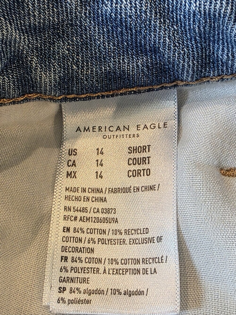American Eagle Outfitters Light Blue Distressed Mom Jeans Size 14 Short - Picture 3 of 7